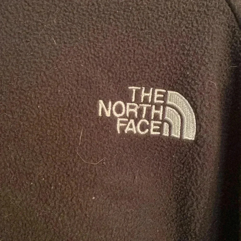 The North Face - men’s black fleece xl zip up - zip up pockets